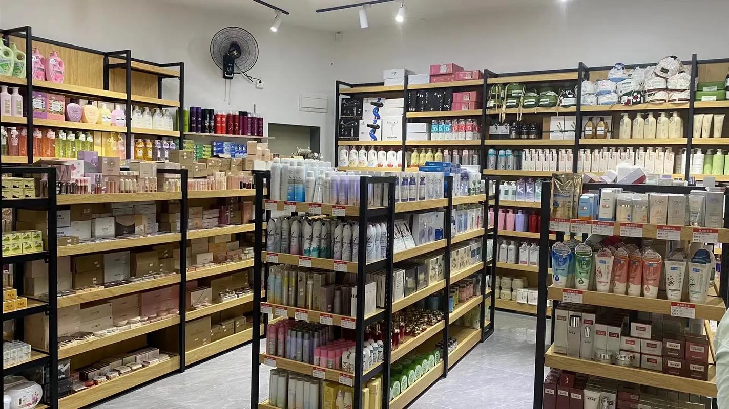 《嘉華日用品批發零售》新店開業 服裝服飾零售助力生活品質提升