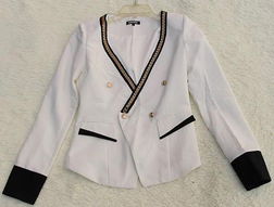 《潮流風向標 千百惠外貿精品服飾店——批發零售雙驅動，引領時尚新潮流》